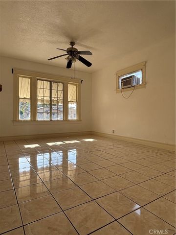 6526 Estrella, Los Angeles, CA 90044