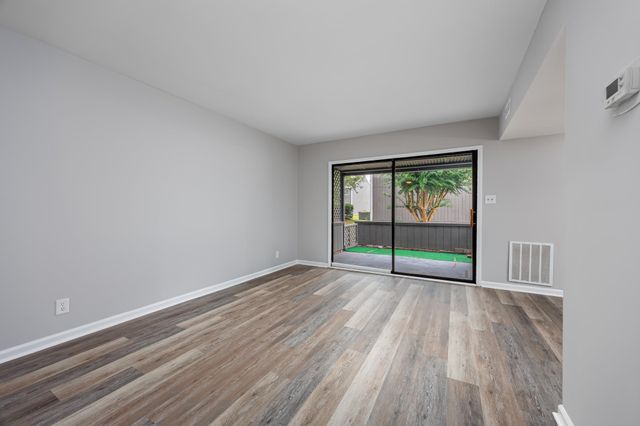 10301 N Kings Hwy Apt 13-7, Myrtle Beach, SC 29572