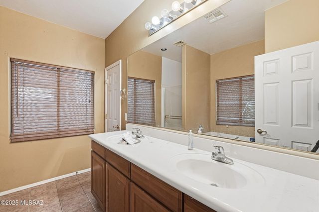 364 E Camino Rancho Redondo, Sahuarita, AZ 85629