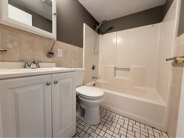 209 Riverview Ave 29, Newton, MA 02466