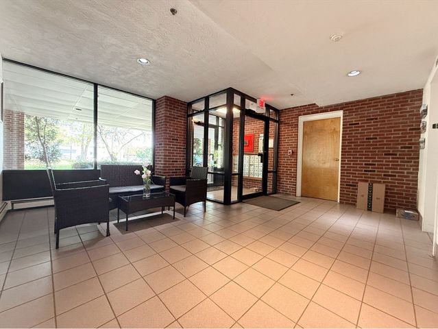 209 Riverview Ave 29, Newton, MA 02466