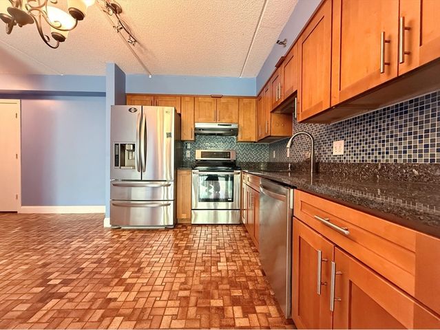 209 Riverview Ave 29, Newton, MA 02466