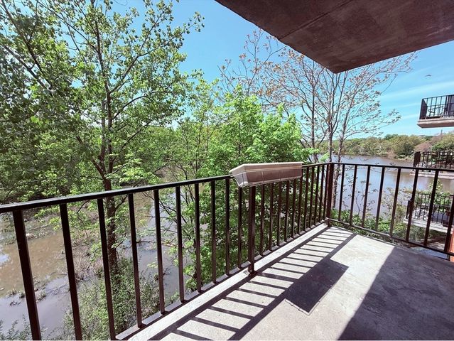209 Riverview Ave 29, Newton, MA 02466