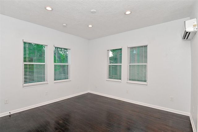 201 Marie Street A, Houston, TX 77009
