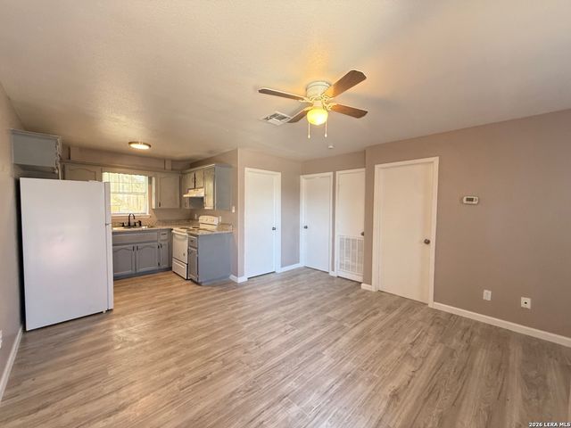 1405 Donaldson Ave Apt 202, San Antonio, TX 78228