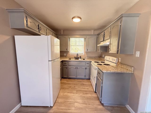 1405 Donaldson Ave Apt 202, San Antonio, TX 78228