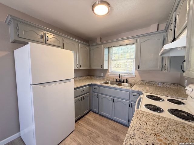 1405 Donaldson Ave Apt 202, San Antonio, TX 78228