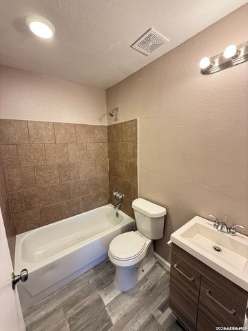 1405 Donaldson Ave Apt 202, San Antonio, TX 78228