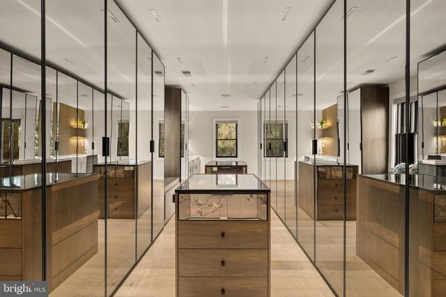 4913 SHERIER PL NW, Washington, DC 20016