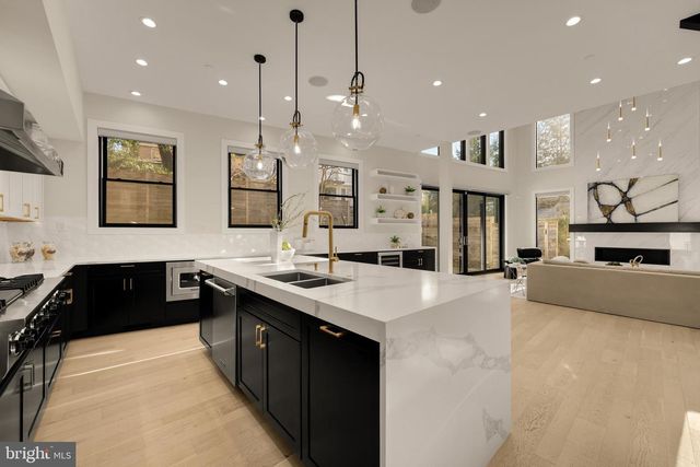 4913 SHERIER PL NW, Washington, DC 20016