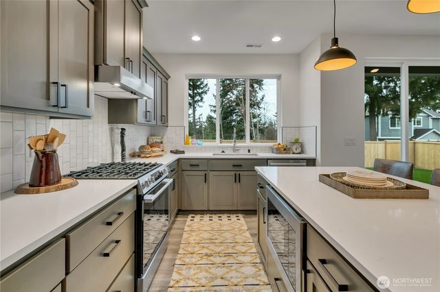 16202 76th Avenue Ct E, Puyallup, WA 98375