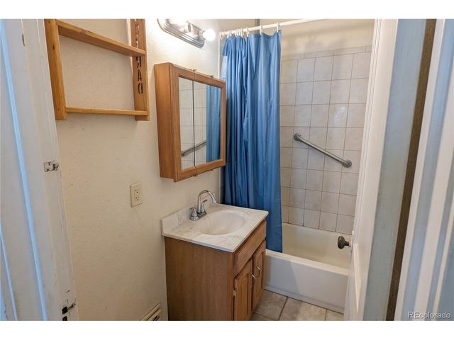 37 E 4th Ave, Longmont, CO 80504