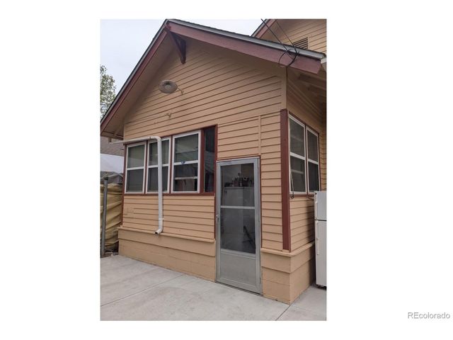 37 E 4th Ave, Longmont, CO 80504