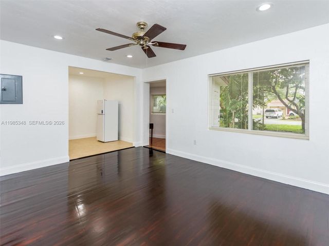 6300 NW 41st St, Virginia Gardens, FL 33166