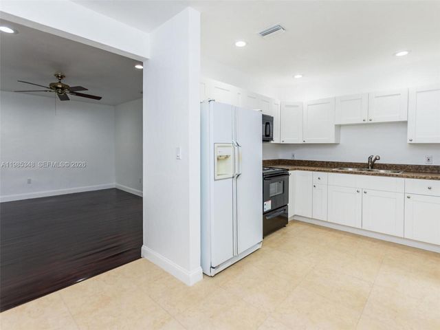 6300 NW 41st St, Virginia Gardens, FL 33166