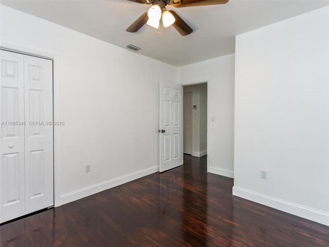 6300 NW 41st St, Virginia Gardens, FL 33166