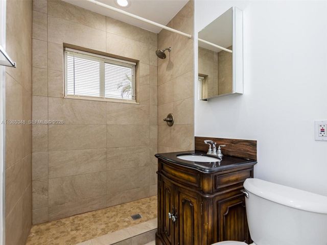 6300 NW 41st St, Virginia Gardens, FL 33166