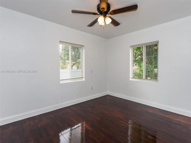 6300 NW 41st St, Virginia Gardens, FL 33166