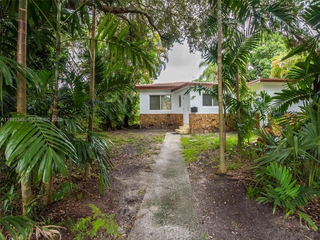 6300 NW 41st St, Virginia Gardens, FL 33166
