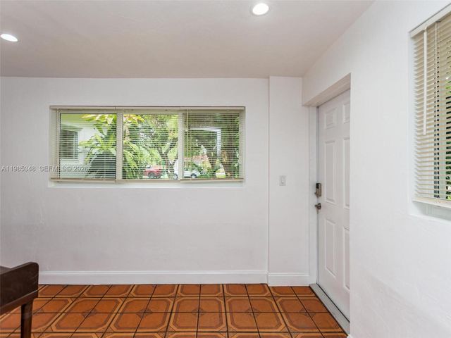 6300 NW 41st St, Virginia Gardens, FL 33166