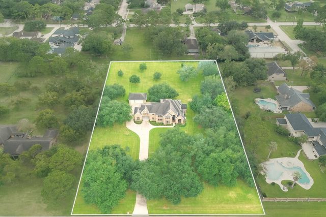 807 Evergreen Drive, Friendswood, TX 77546