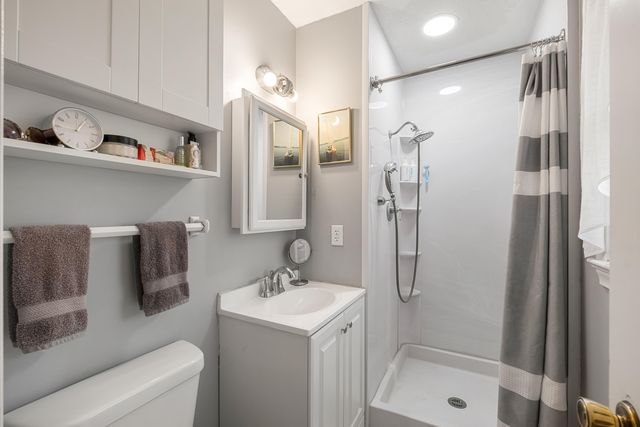 216 RED BUD Lane, Council Bluffs, IA 51503