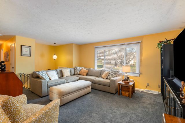 216 RED BUD Lane, Council Bluffs, IA 51503