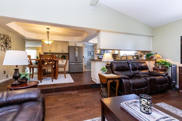 35827 Rainbow Drive, Sterling Heights, MI 48312