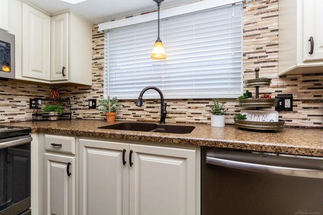 35827 Rainbow Drive, Sterling Heights, MI 48312