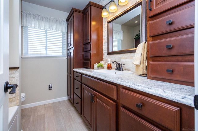 35827 Rainbow Drive, Sterling Heights, MI 48312