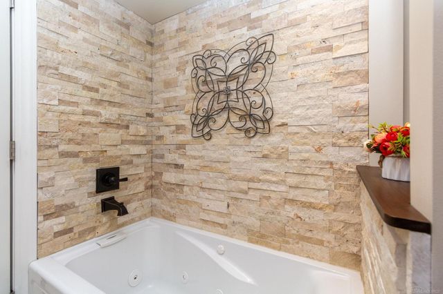 35827 Rainbow Drive, Sterling Heights, MI 48312