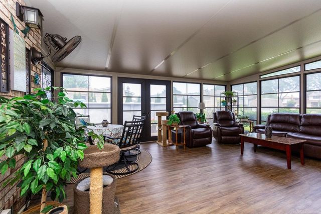 35827 Rainbow Drive, Sterling Heights, MI 48312