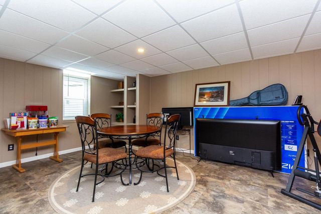 35827 Rainbow Drive, Sterling Heights, MI 48312