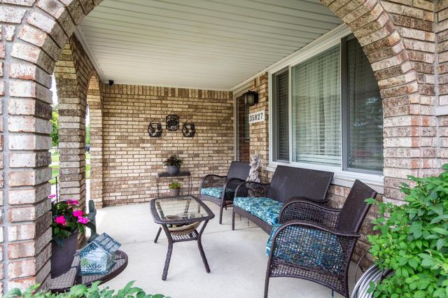 35827 Rainbow Drive, Sterling Heights, MI 48312