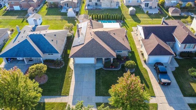 35827 Rainbow Drive, Sterling Heights, MI 48312