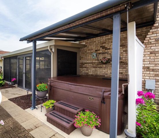 35827 Rainbow Drive, Sterling Heights, MI 48312