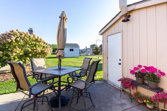 35827 Rainbow Drive, Sterling Heights, MI 48312