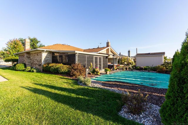 35827 Rainbow Drive, Sterling Heights, MI 48312