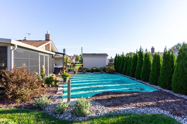 35827 Rainbow Drive, Sterling Heights, MI 48312