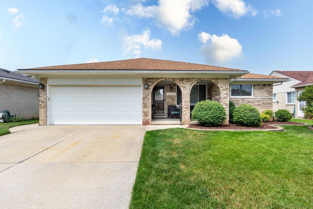 35827 Rainbow Drive, Sterling Heights, MI 48312