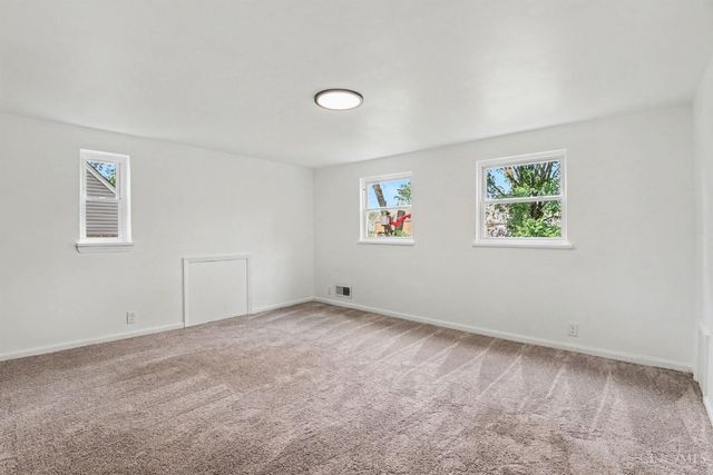 5574 Raceview Avenue, Green Twp, OH 45248