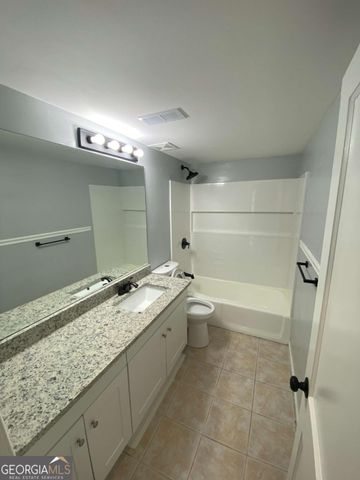 5335 Lee Cir, Forest Park, GA 30297