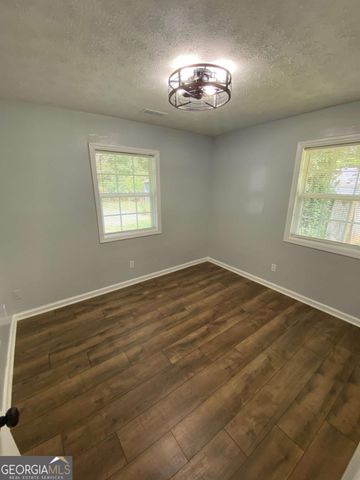 5335 Lee Cir, Forest Park, GA 30297