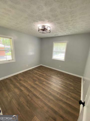 5335 Lee Cir, Forest Park, GA 30297