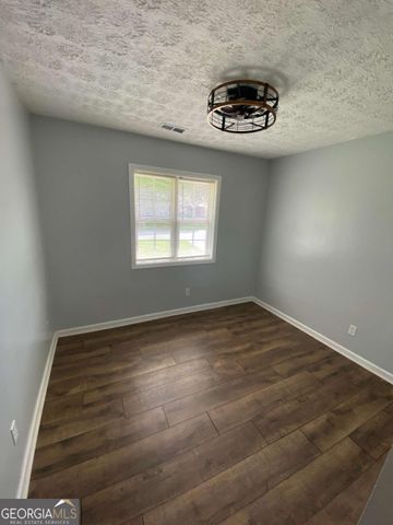 5335 Lee Cir, Forest Park, GA 30297
