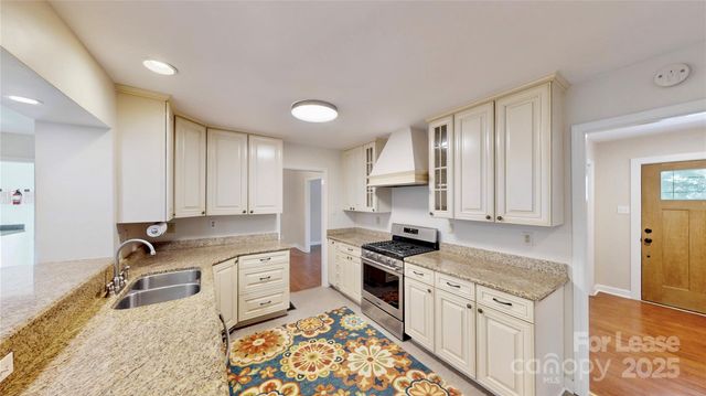 2844 Goneaway Road, Charlotte, NC 28210