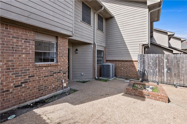 2400 Longmire Drive 204, College Station, TX 77845