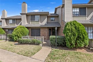 2400 Longmire Drive 204, College Station, TX 77845