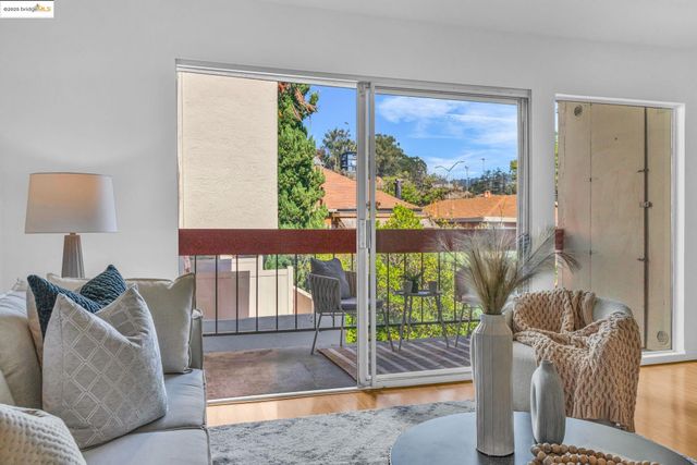 288 Whitmore St 220, Oakland, CA 94611