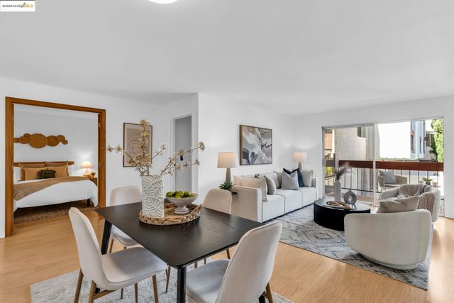 288 Whitmore St 220, Oakland, CA 94611